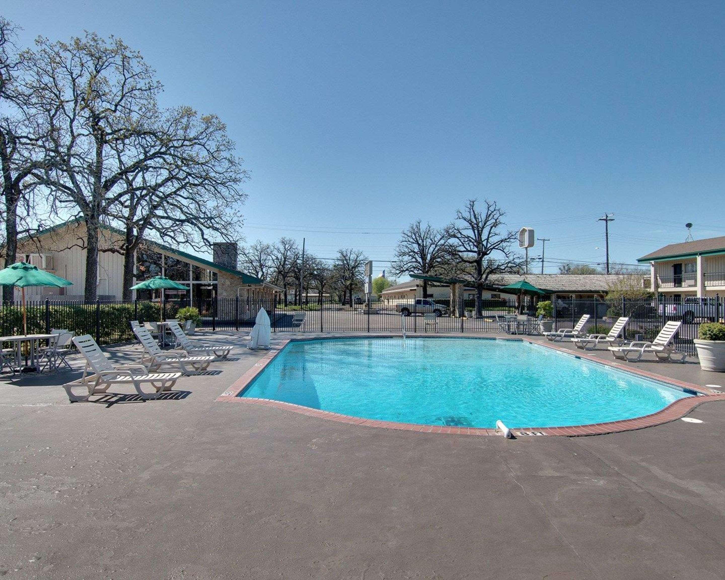 Days Inn By Wyndham Gatesville Exterior foto