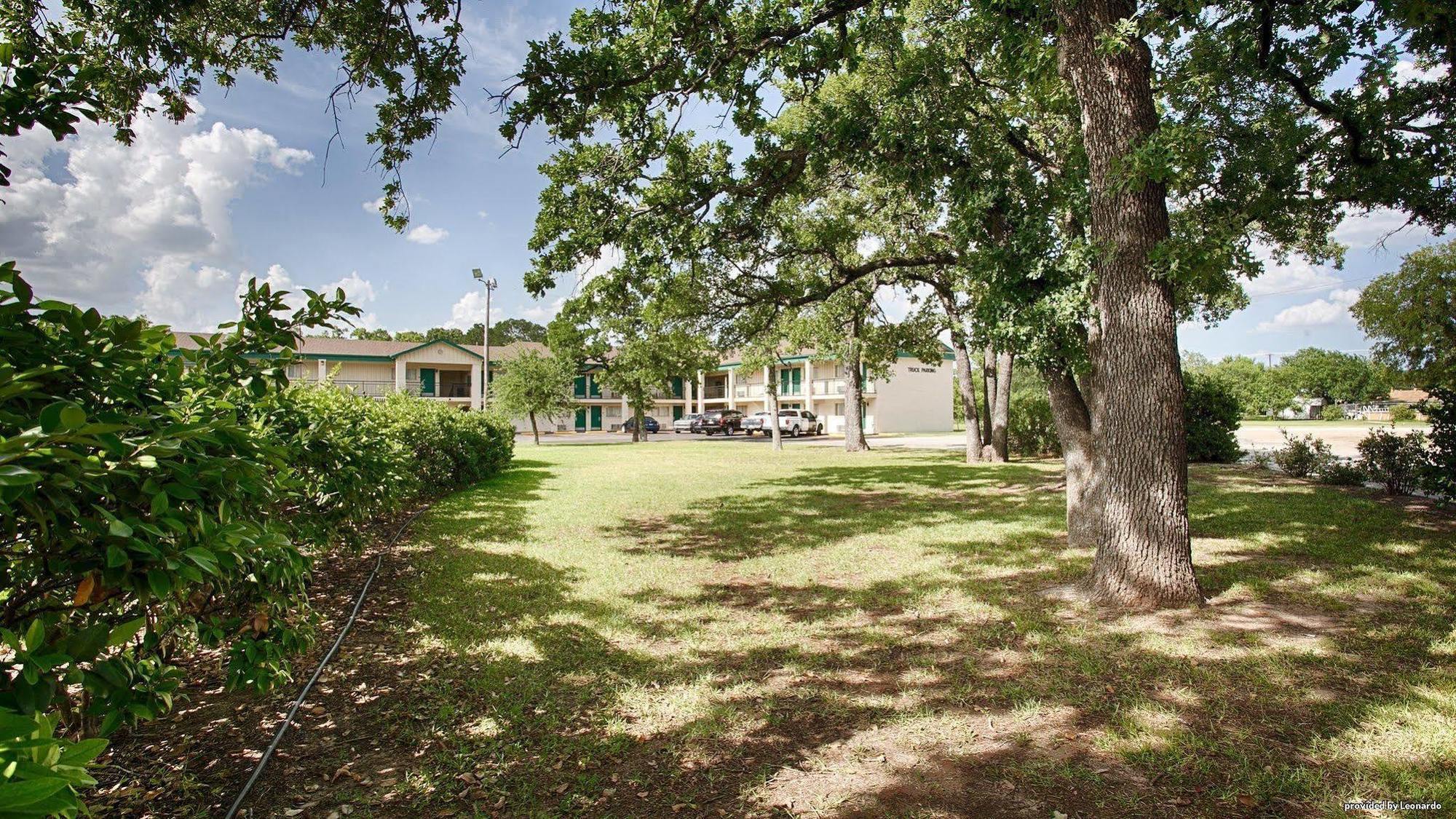 Days Inn By Wyndham Gatesville Exterior foto